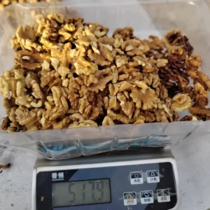Crop Walnut Kernels Halves Pieces Natural Light Color Nuts for Bakery Ice Cream Yogurt Topping