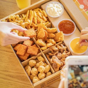 Custom Takeaway Food Takeout Paper Take Away Food Packaging Lunch Boxes Shawarma Fries Box Disposable Kraft Paper Snack Box