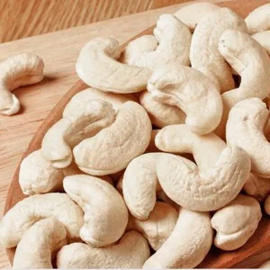 Factory Direct Whole Cashew Nuts Organic Cashew Nuts Bulk Natural Raw Cashews for Food Businesses