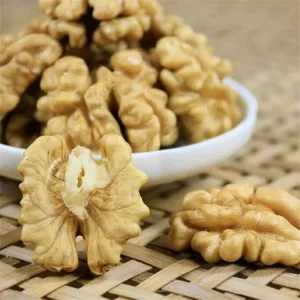 Free Sample Dark Walnut Kernel Walnut Kernels Yunnan 1/2
