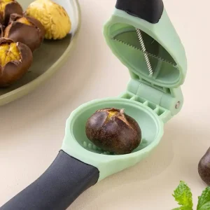 Plastic Chestnut Opener Nut Cracker Household Shelling Tool Clamp Manual Operation for Raw Chestnuts Stainless Steel Blade