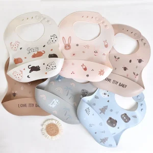Super Soft Silicone Baby Bib Large Slip Bag Button Closure Three-Dimensional Cartoon Pattern Waterproof Dinner Bib for Children