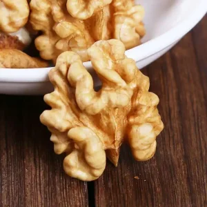 Supplier Factory Price Walnut Kernel Light Amber Color Snacking Baking China Fresh Raw Walnuts Kernels