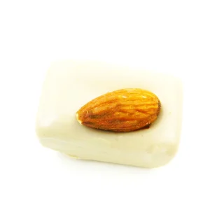 Sweet Almond Flavor Hard Candy in Box Bag Packaging Small Batch Fast 3 5 Days Delivery for Wedding Banquets